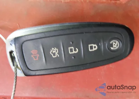 2014 Ford Focus Titanium z USA, uszkodzony, nr VIN 1FADP3N27EL139174